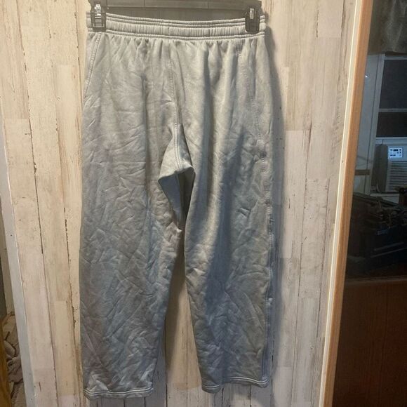 Pants high under armor Size medium - Picture 2 of 4